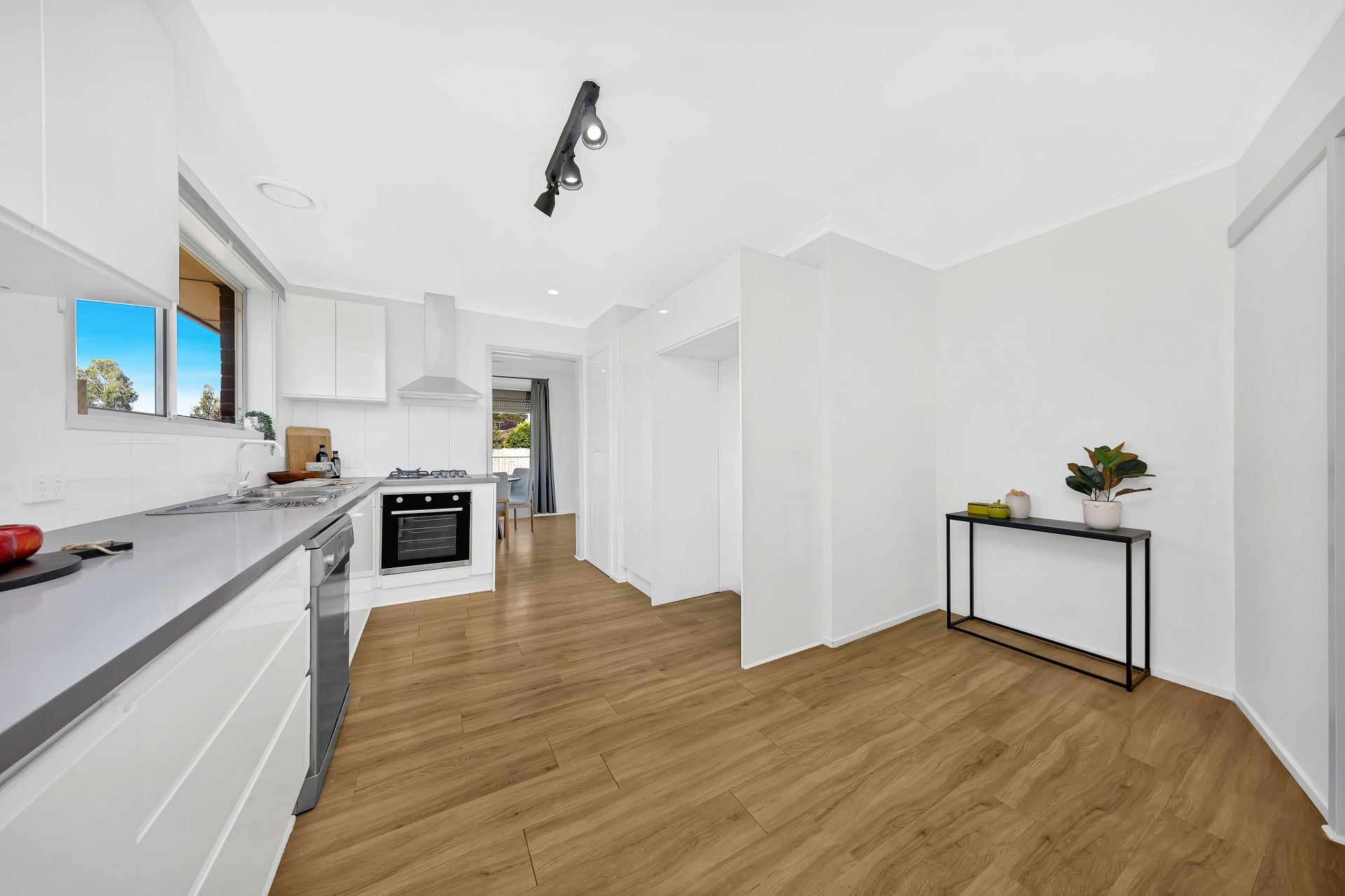 Stylish Abode, Sought After Surrounds