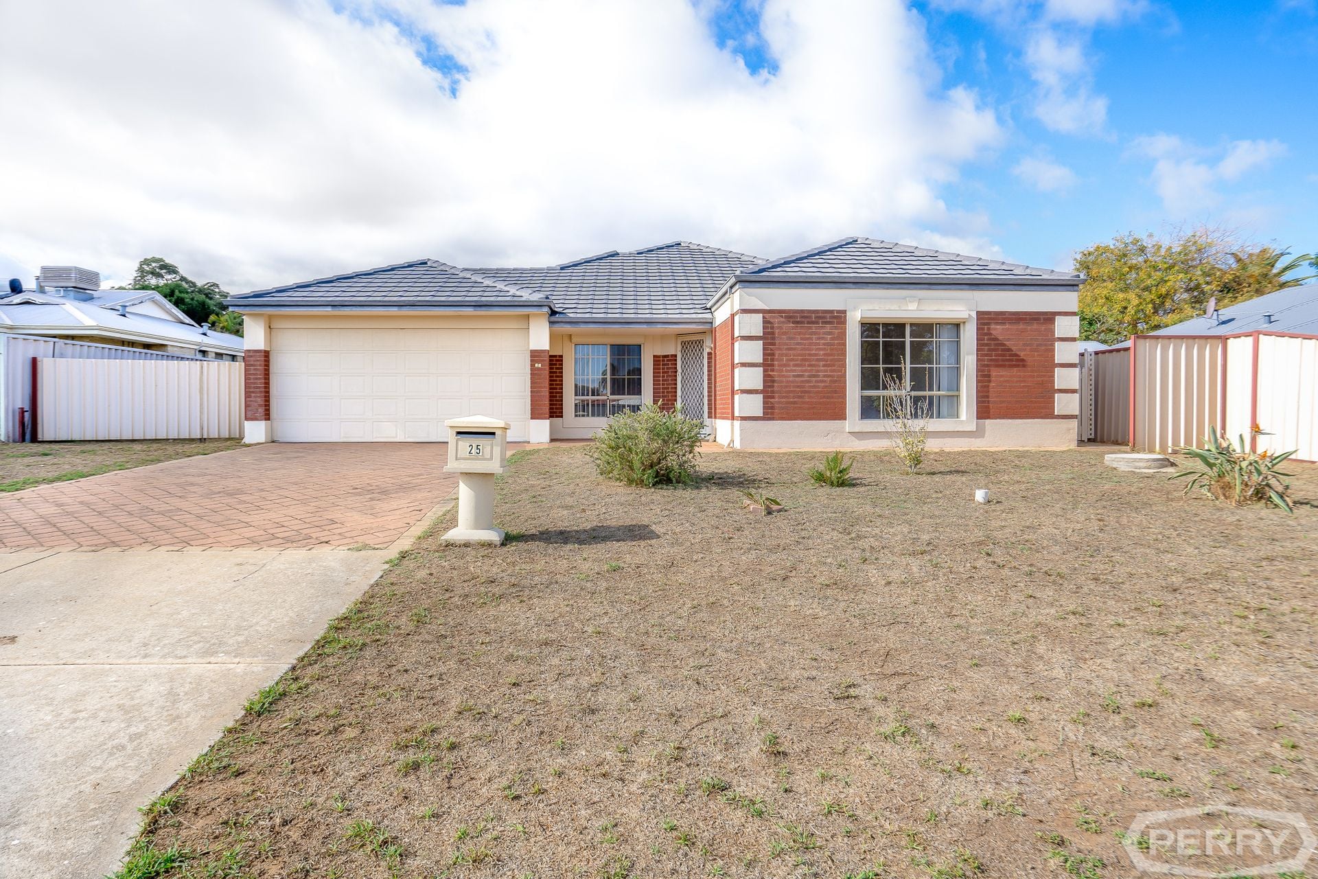 25 Rochester Way Meadow Springs WA, Meadow Springs - Thumbnail 2