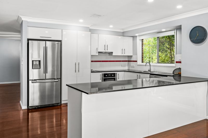 8 Forest Oak Place, Caves Beach - Thumbnail 5