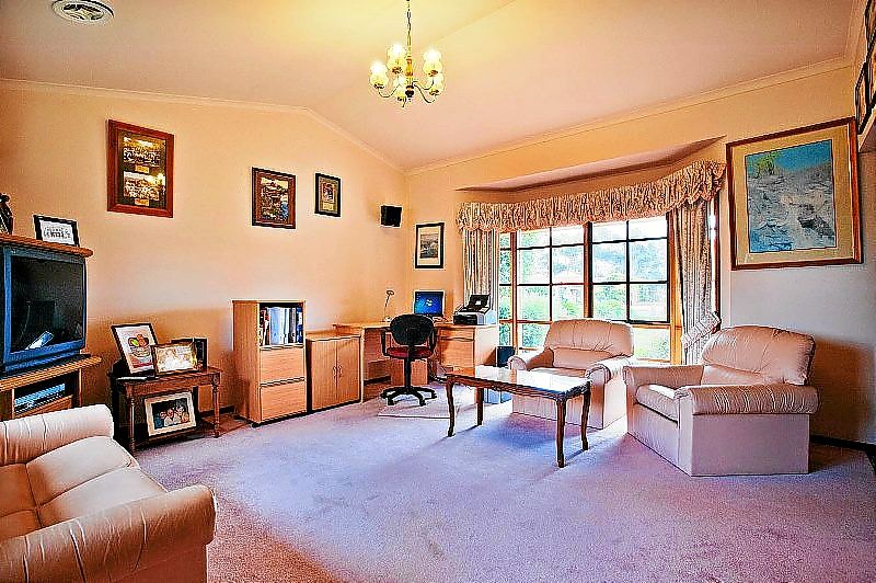 13 Dickie Street, Bacchus Marsh - Thumbnail 3