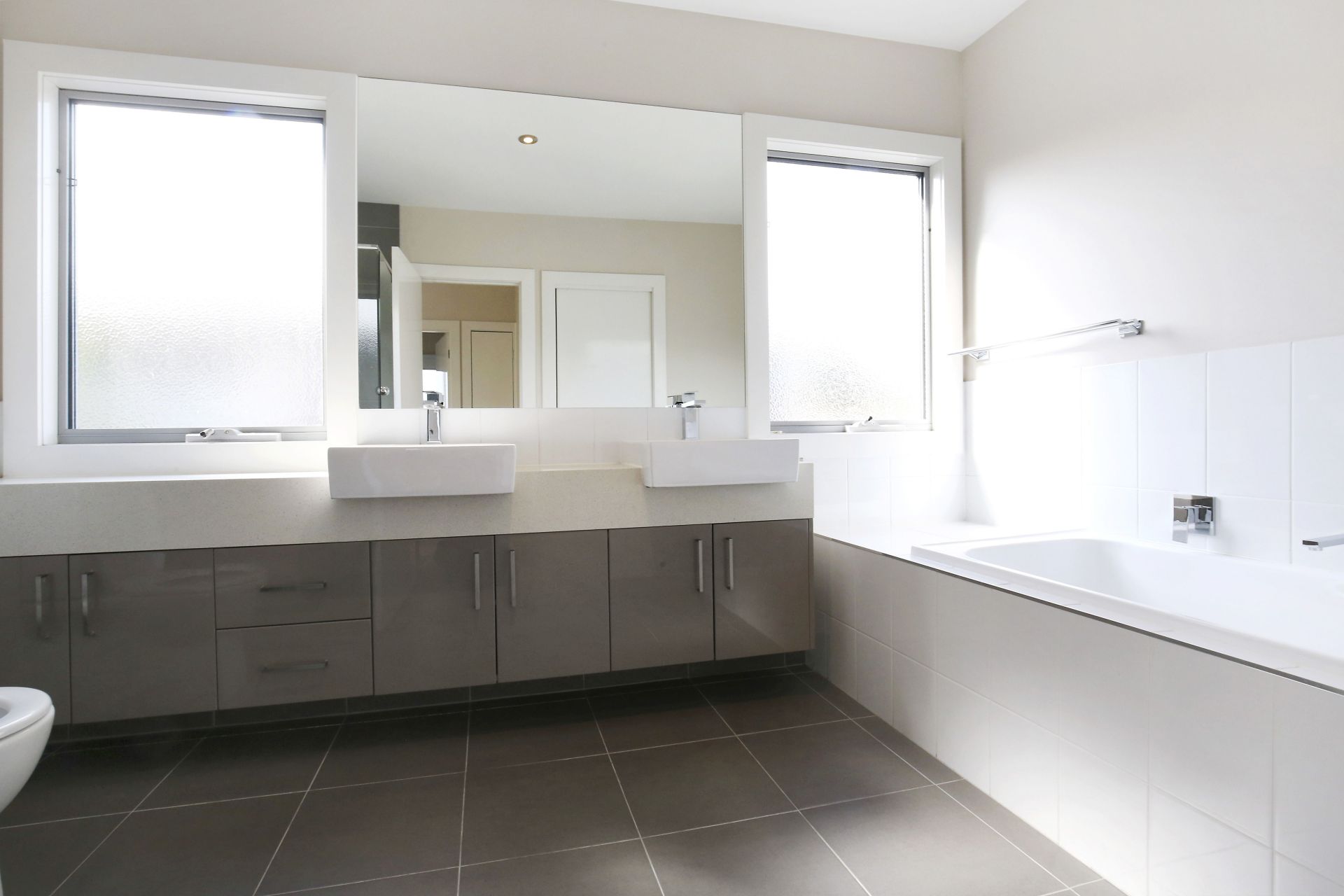 **Beautifully Presented 2 Bedroom Townhouse**