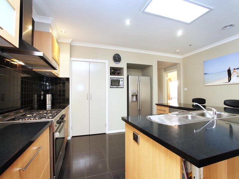 33 Bushy Park Avenue, Caroline Springs - Thumbnail 6
