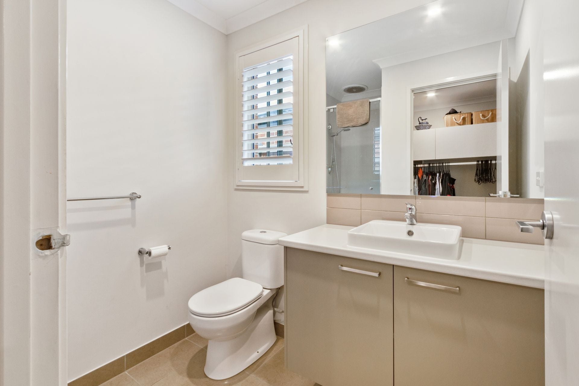 Modern family home, convenient Location & comfortable lifestyle!!!