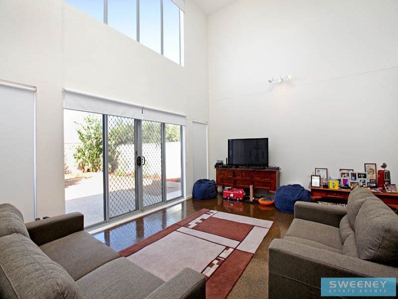 48 Broadhurst Way, Caroline Springs - Thumbnail 3