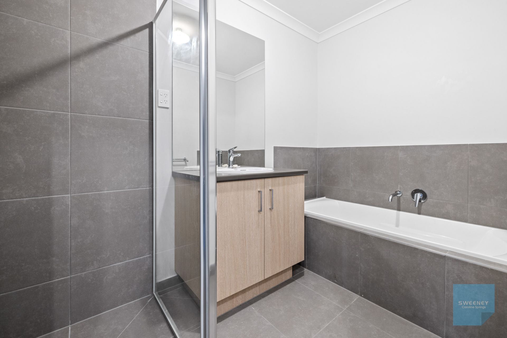5 Adventure Avenue, Fraser Rise - Thumbnail 8
