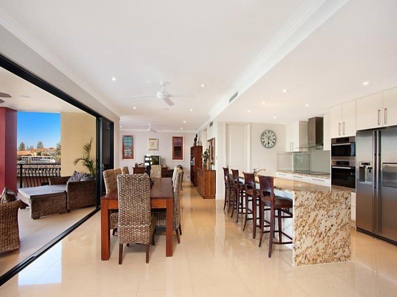 COOLANGATTA'S MOST ELABORATE RESIDENCE - 200m TO THE SURF, Coolangatta'S Most Elaborate Residence - 200m To The Surf - Thumbnail 8