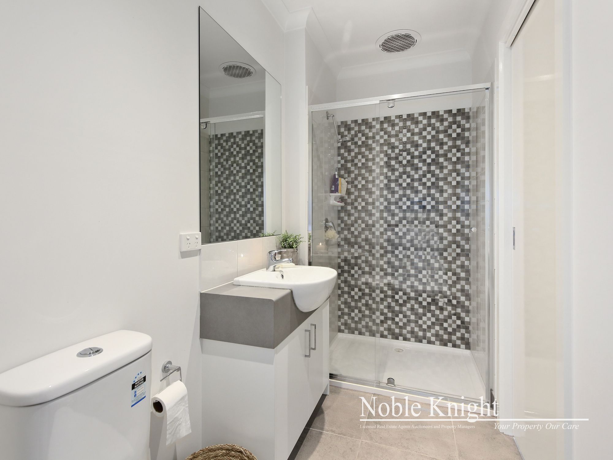 3 Leaves Close Lilydale