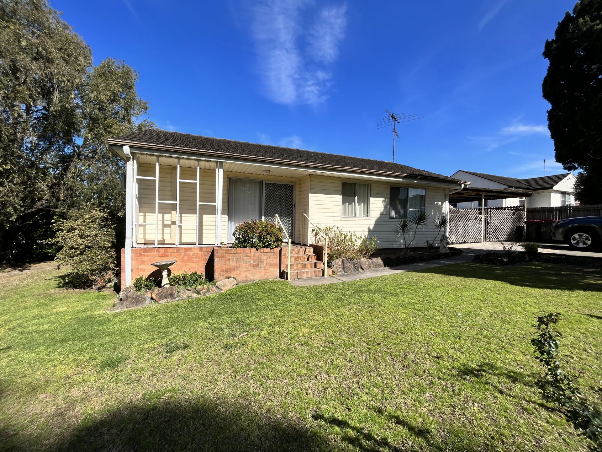 146 Piccadilly Street, Riverstone Hometown Realty