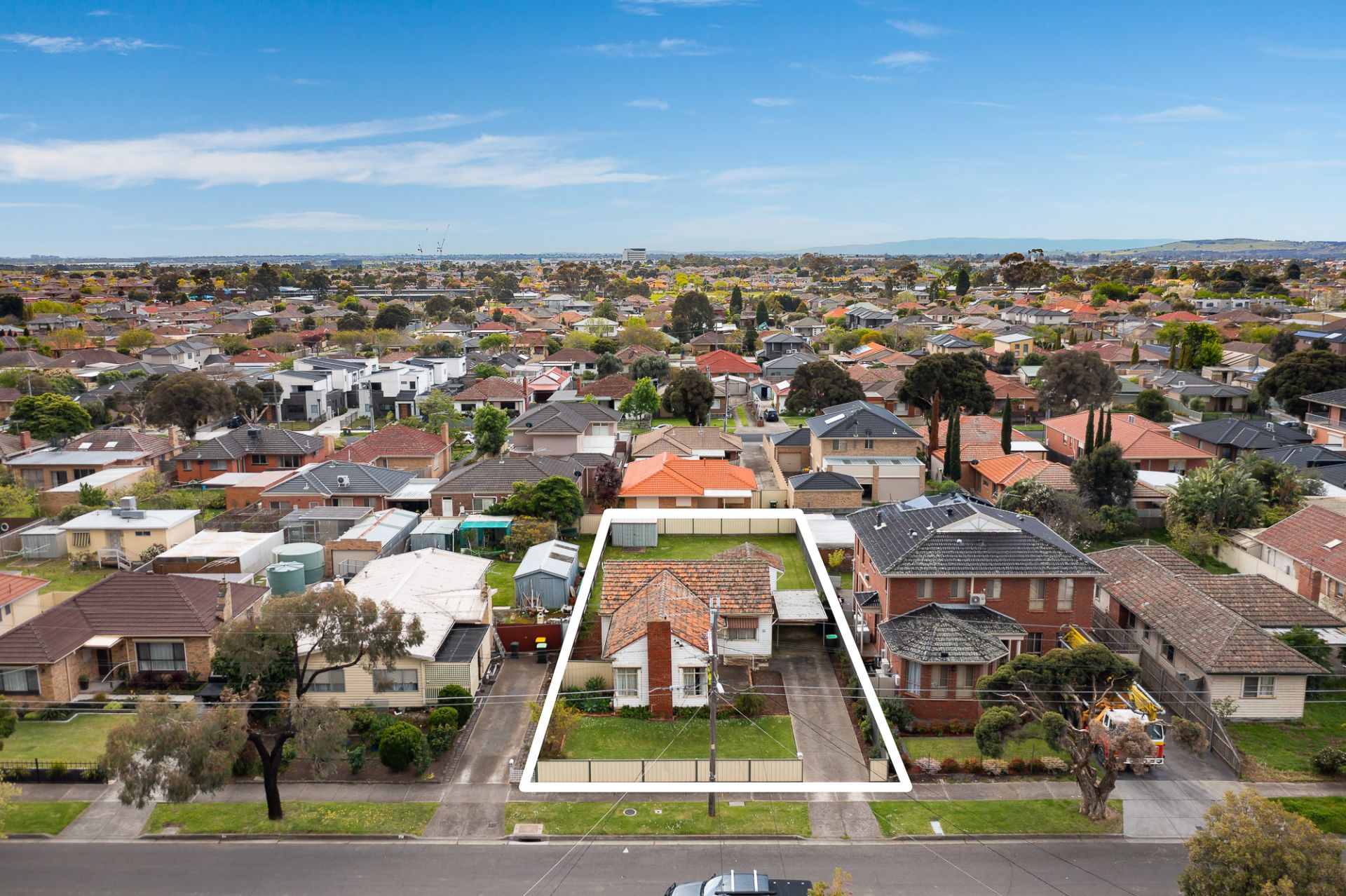 DEVELOP OR RENOVATE (land size 674m2)