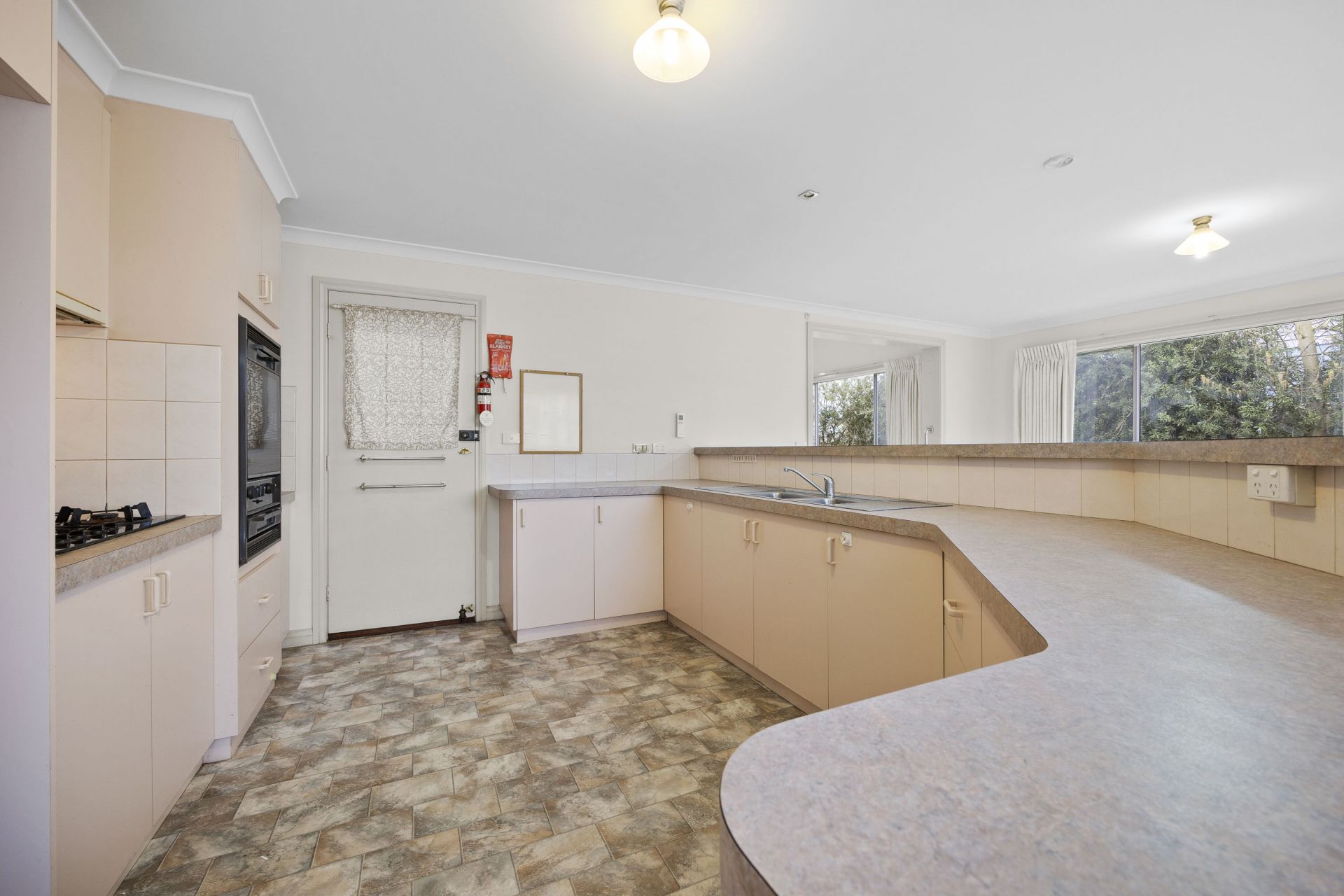 10 Shelley Street Wendouree VIC, Wendouree - Thumbnail 7