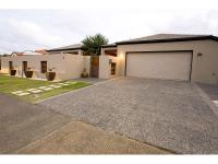 22 Mykonos Court KAWANA ISLAND QLD, Kawana Island - Thumbnail 7
