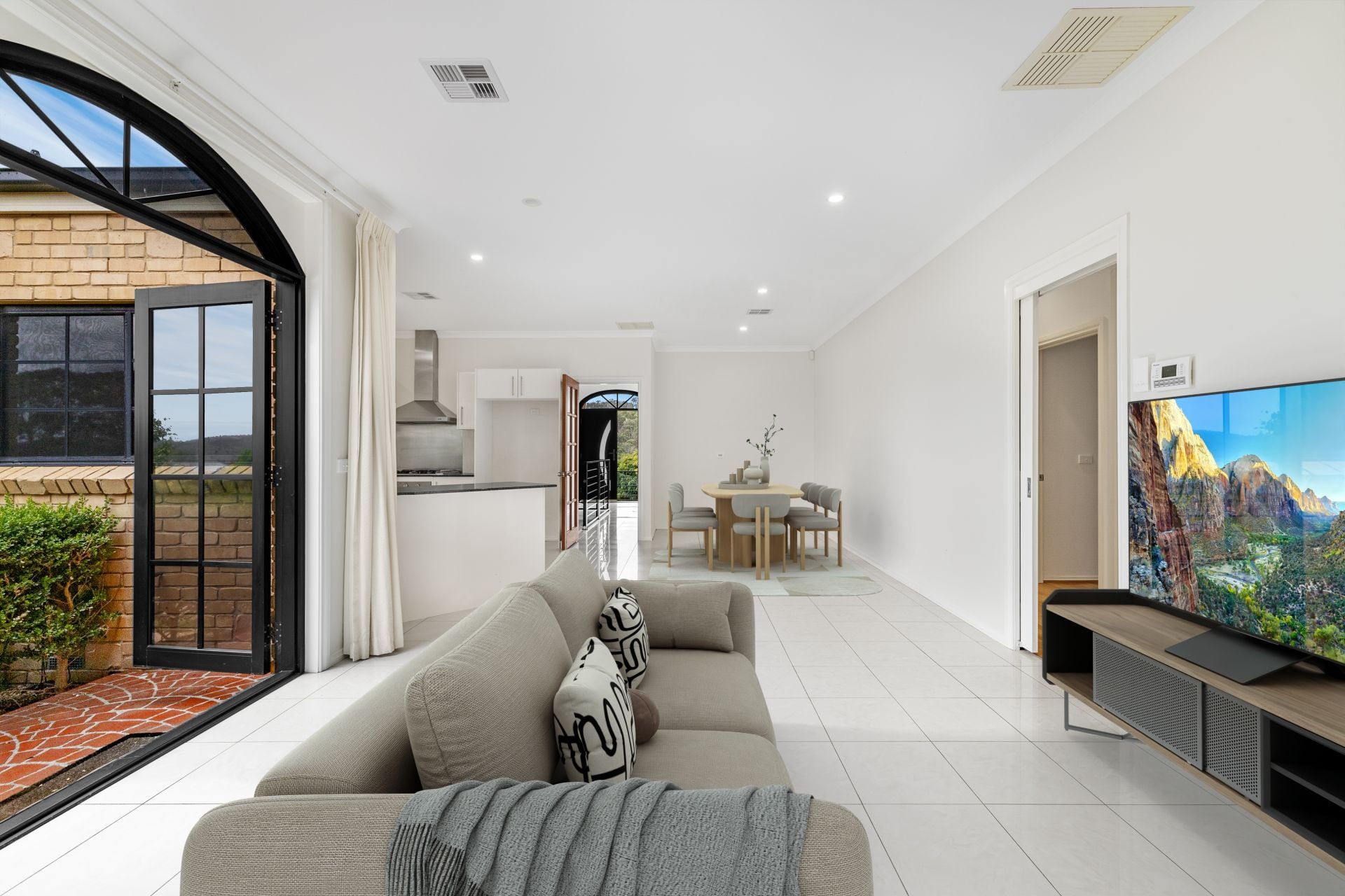 66 Waterfall Drive Jerrabomberra NSW, Jerrabomberra - Thumbnail 5