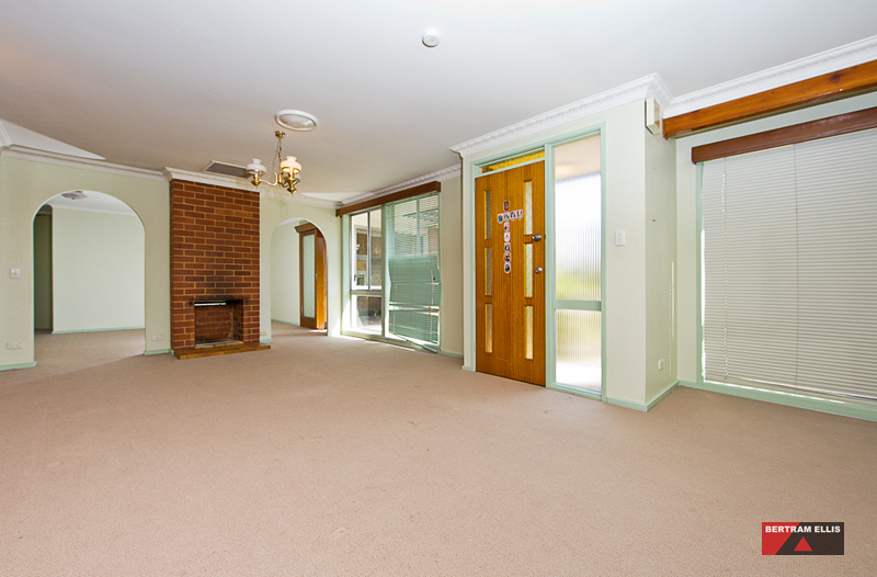 59 Kalgoorlie Crescent, Fisher - Thumbnail 2