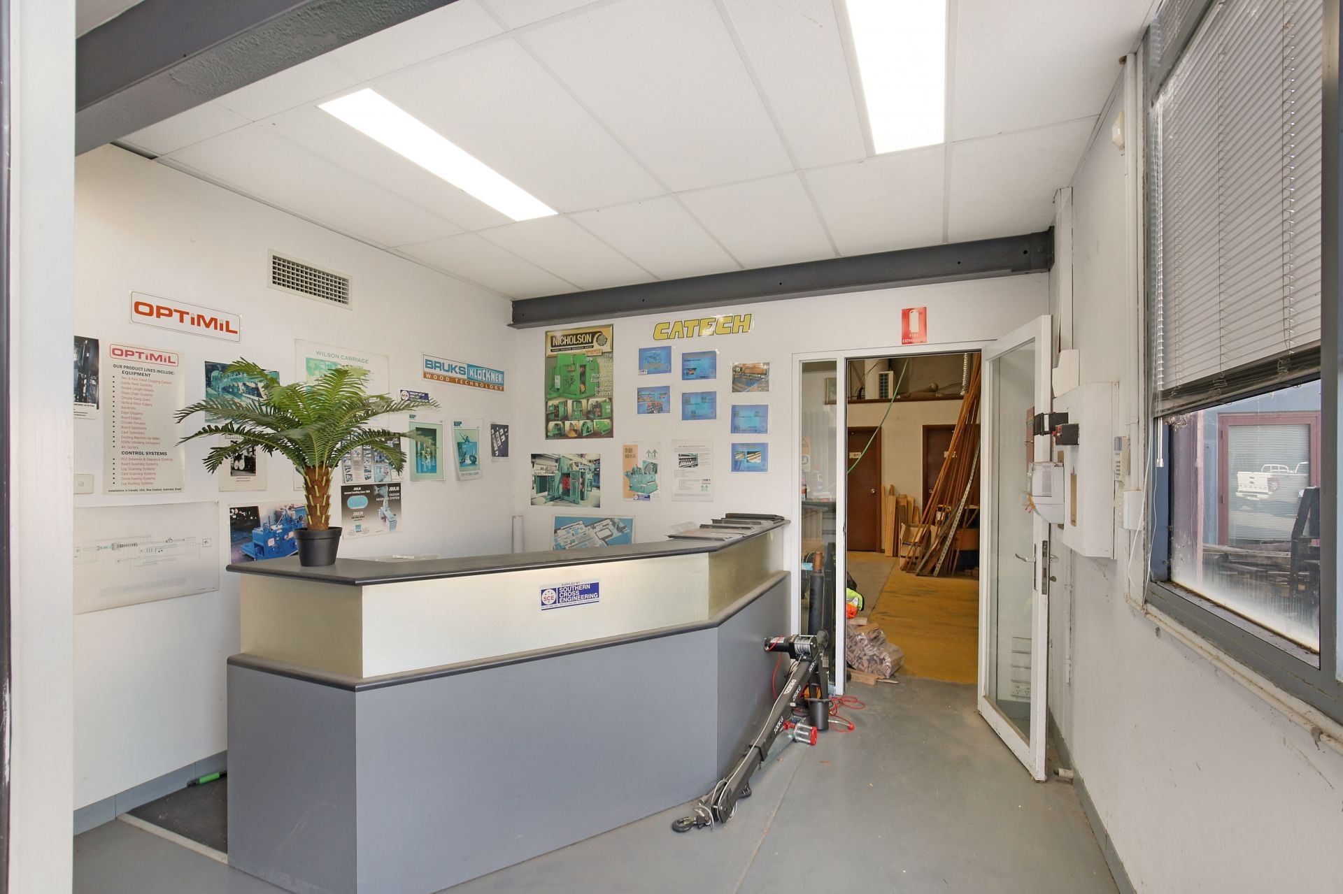 A CHARMING PROPERTY WITH LOTS OF OFFICE AREA