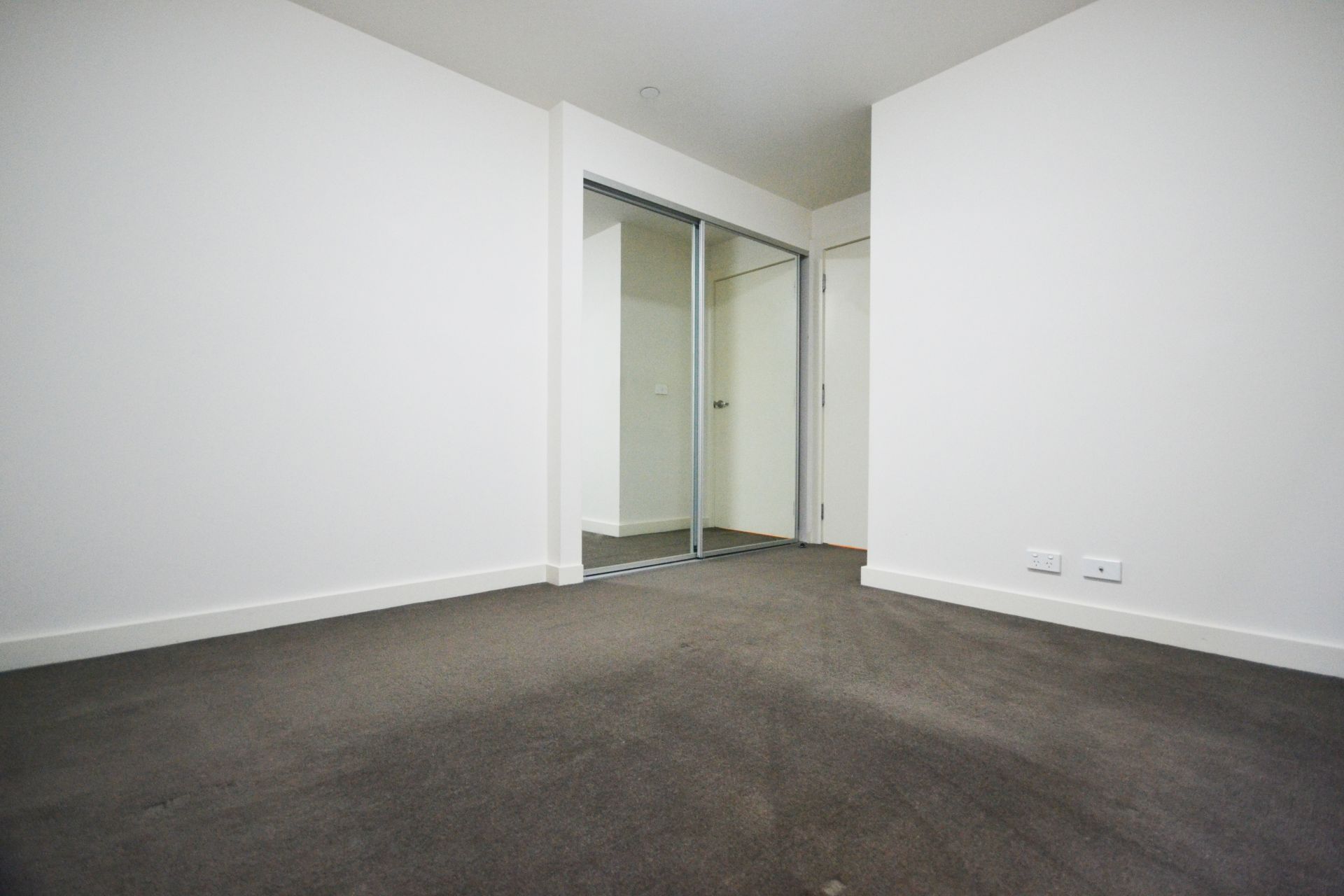 ENJOY VIBRANT LIFE STYLE IN A PRIME LOCATION