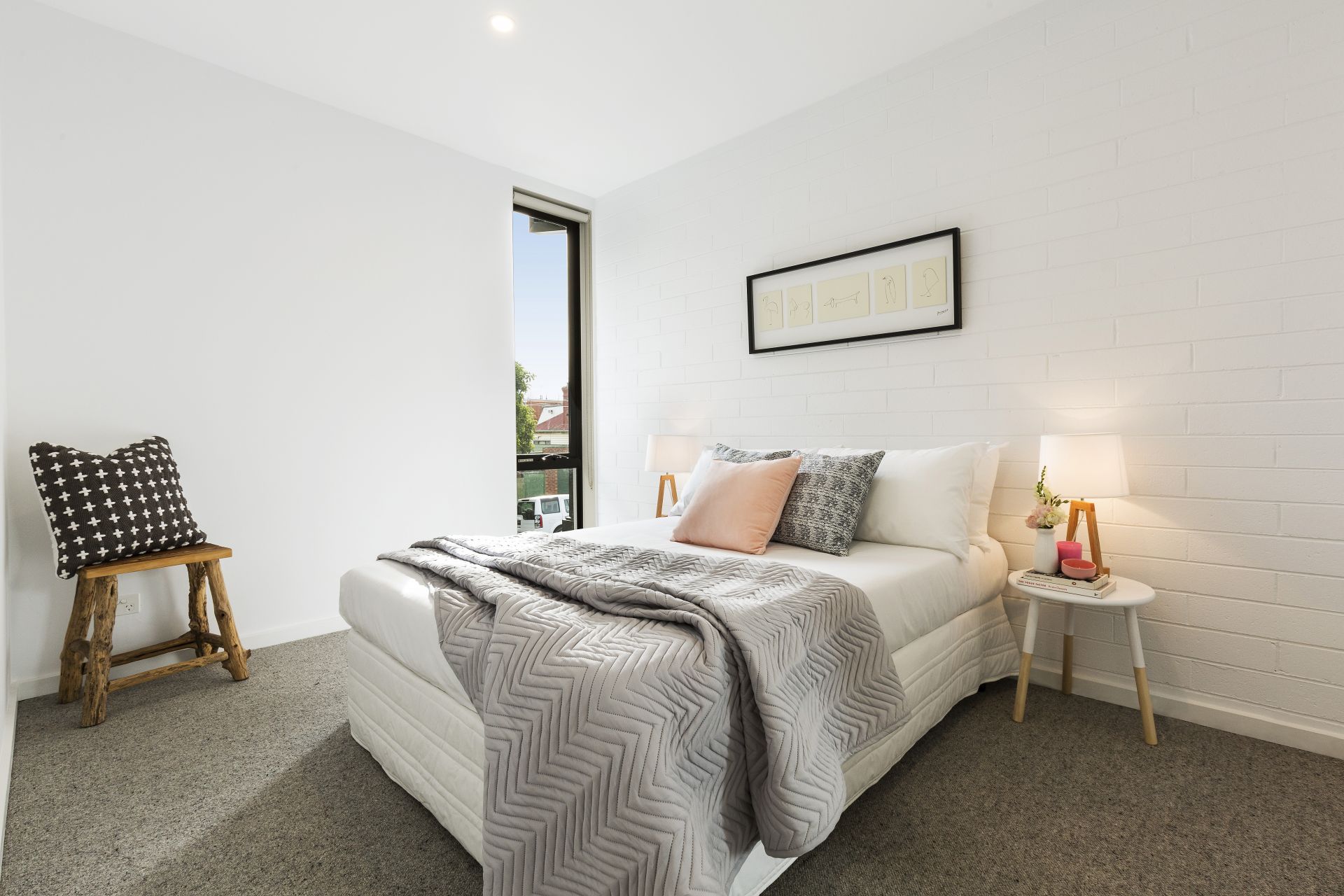 Luxury Living With Envious City Views Close to High Street!