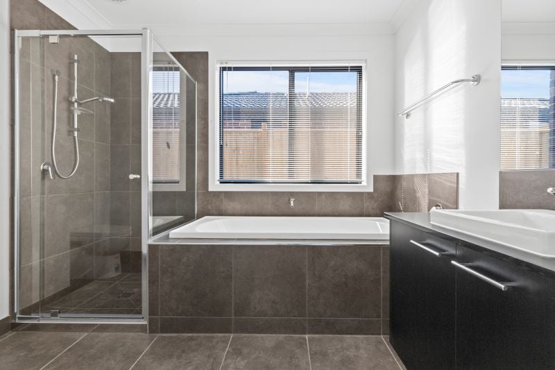 15 Lance Terrace, Cranbourne East