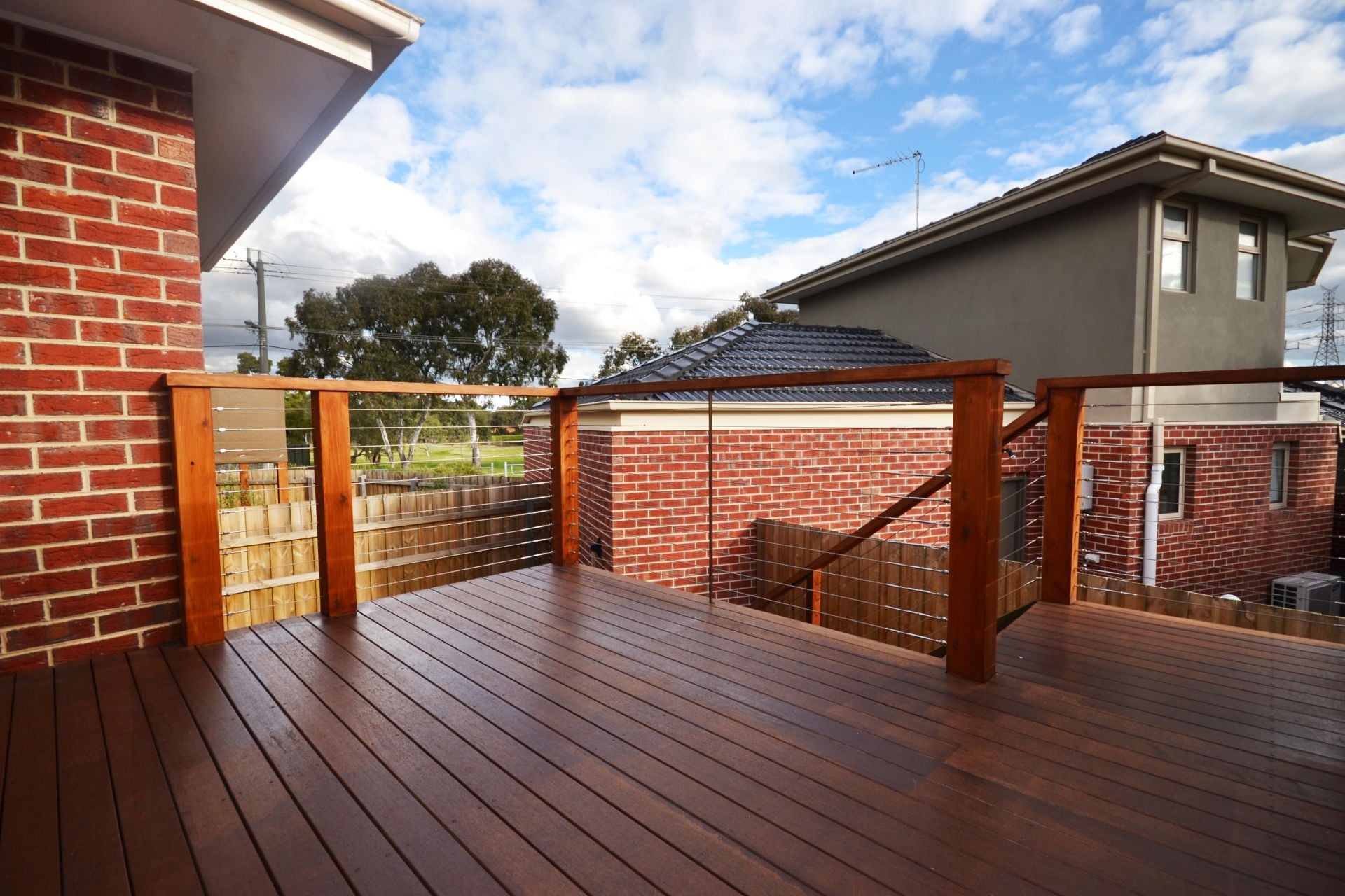 CONTEMPORARY DELIGHT - THE EPITOME OF ELEGANCE WITH PARKLAND VIEWS