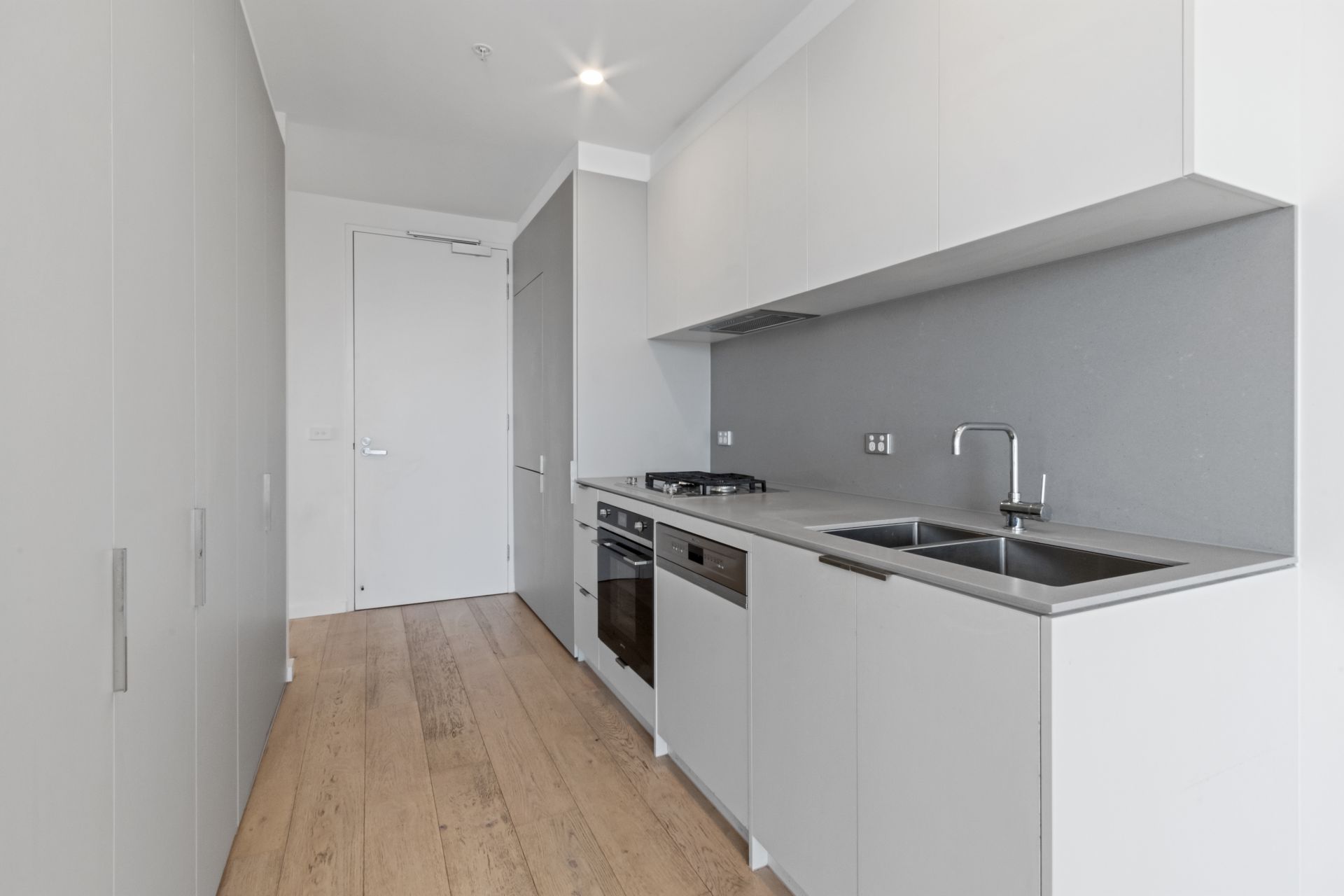 Bright and Spacious 2-Bedroom Apartment in Prime Location