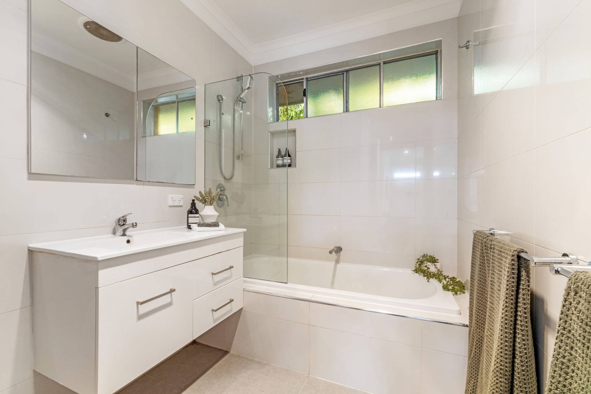 A Stylish Abode In A Central Location