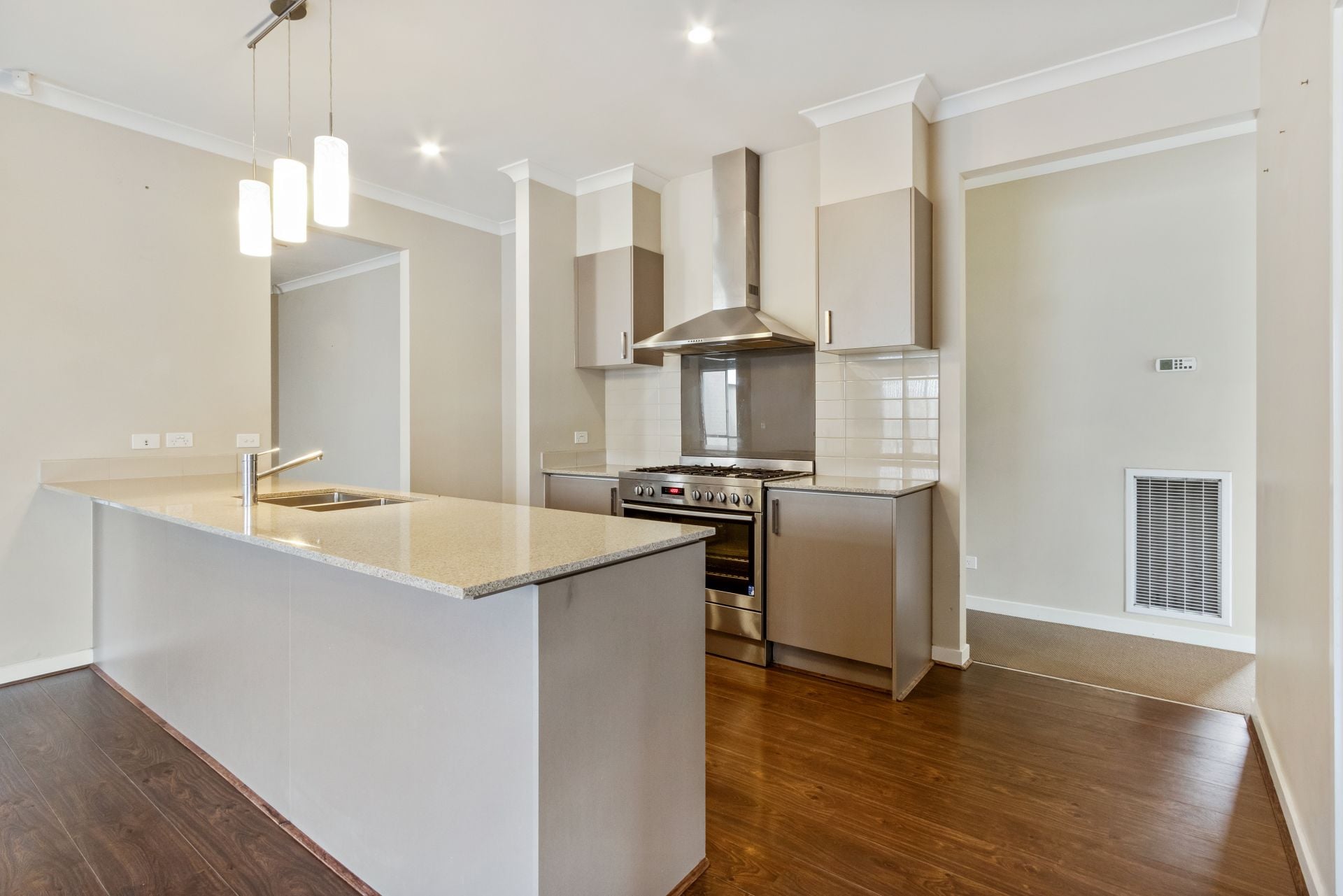 CONVENIENT & MODERN STYLE LIVING