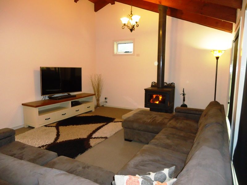 72 Acacia Avenue, Dales Creek - Thumbnail 5