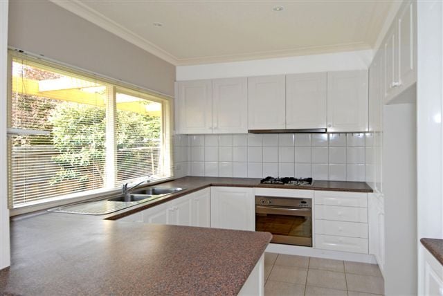 LUXURY TOWNHOUSE GREAT LOCATION