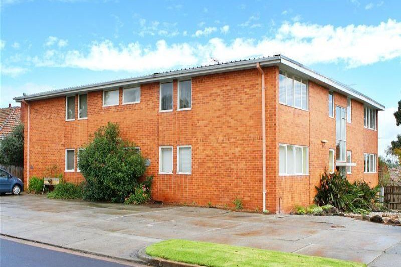 A Quiet Pocket of Thornbury and only minutes walk from Miller Street Shopping!