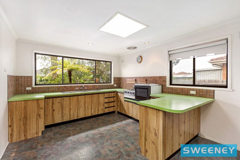 142 Grieve Parade, Altona - Thumbnail 3