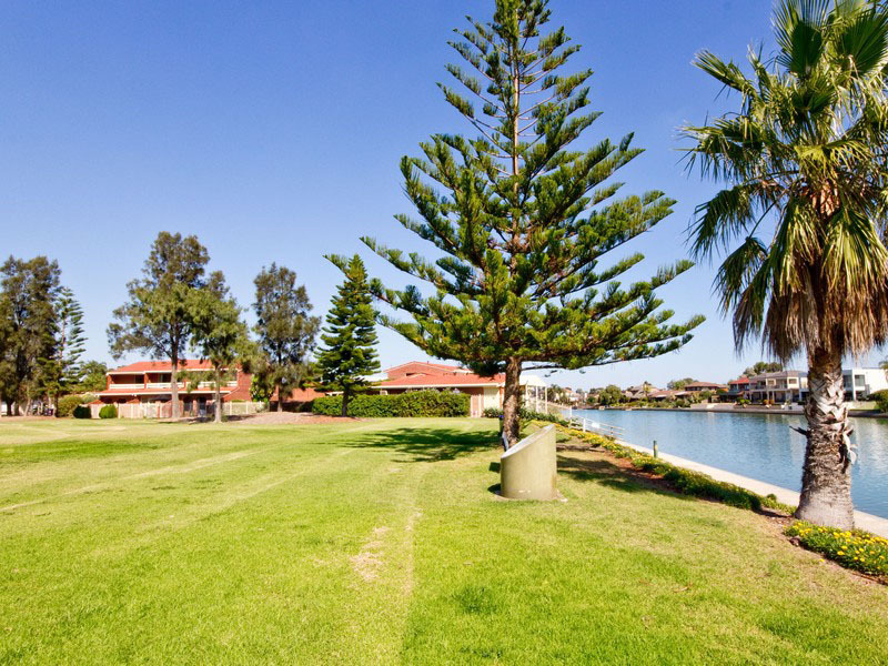 12/83 Lochside Drive West Lakes 5021