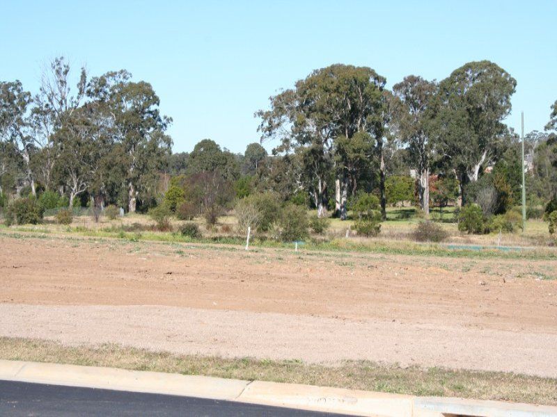 218/ Bush Paddock Boulevard, Kellyville - Thumbnail 2