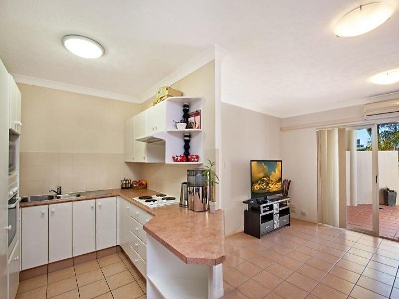 2/5 Ocean Street 'Ocean Place' KIRRA QLD, ' Kirra - Thumbnail 3