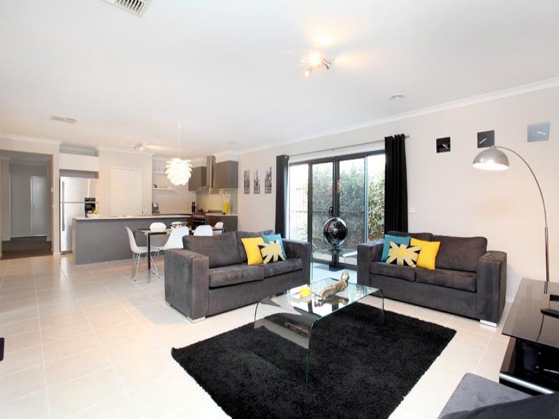 10 Woollahra Parade, Taylors Hill - Thumbnail 5