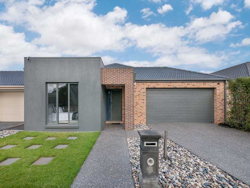 INSTANTLY APPEALING AND IN A PRIZED LOCATION