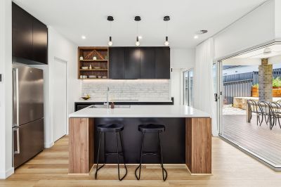 Taylor 3 Kitty Henry Rise