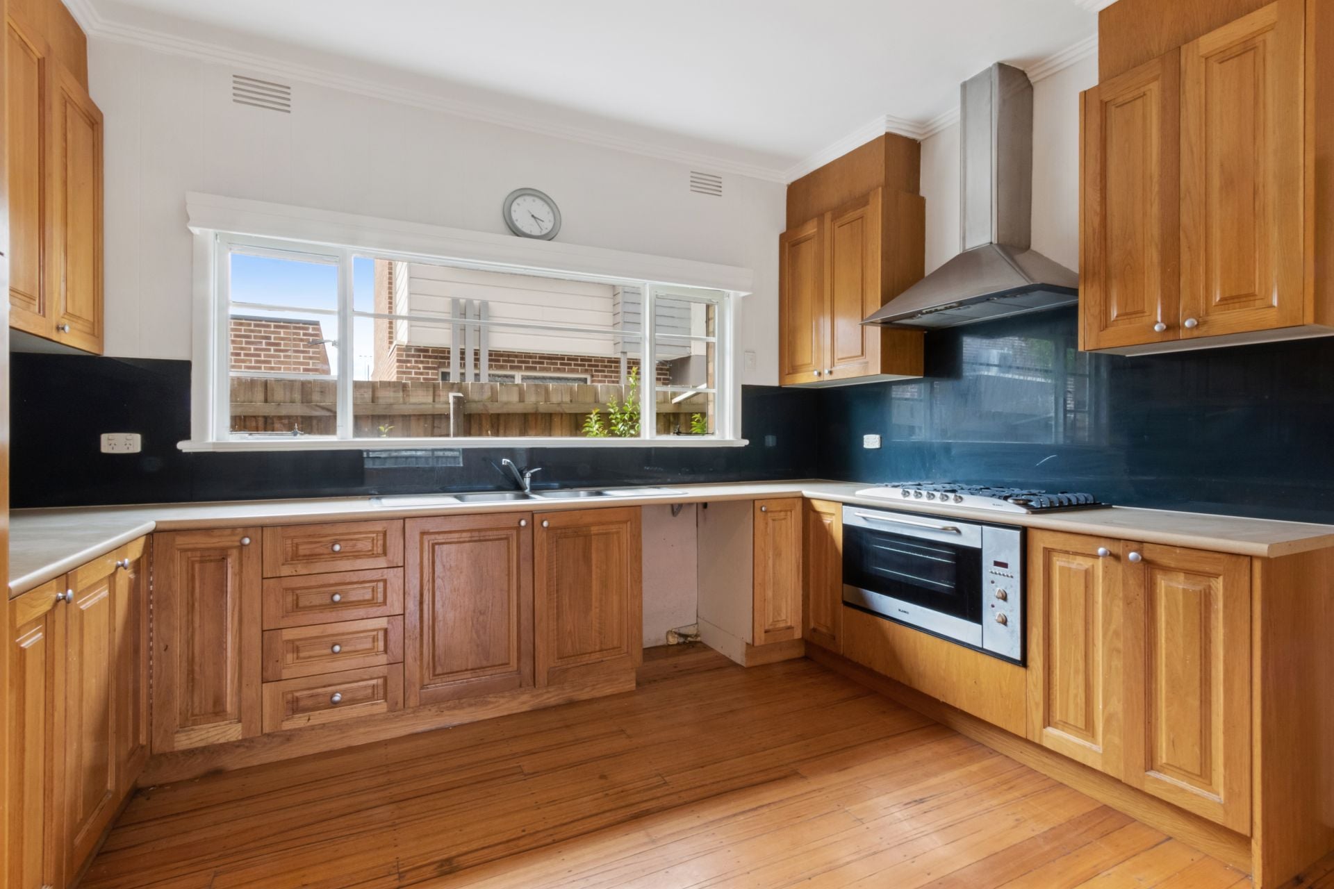 SPACIOUS FAMILY HOME IN PRIME LOCATION
