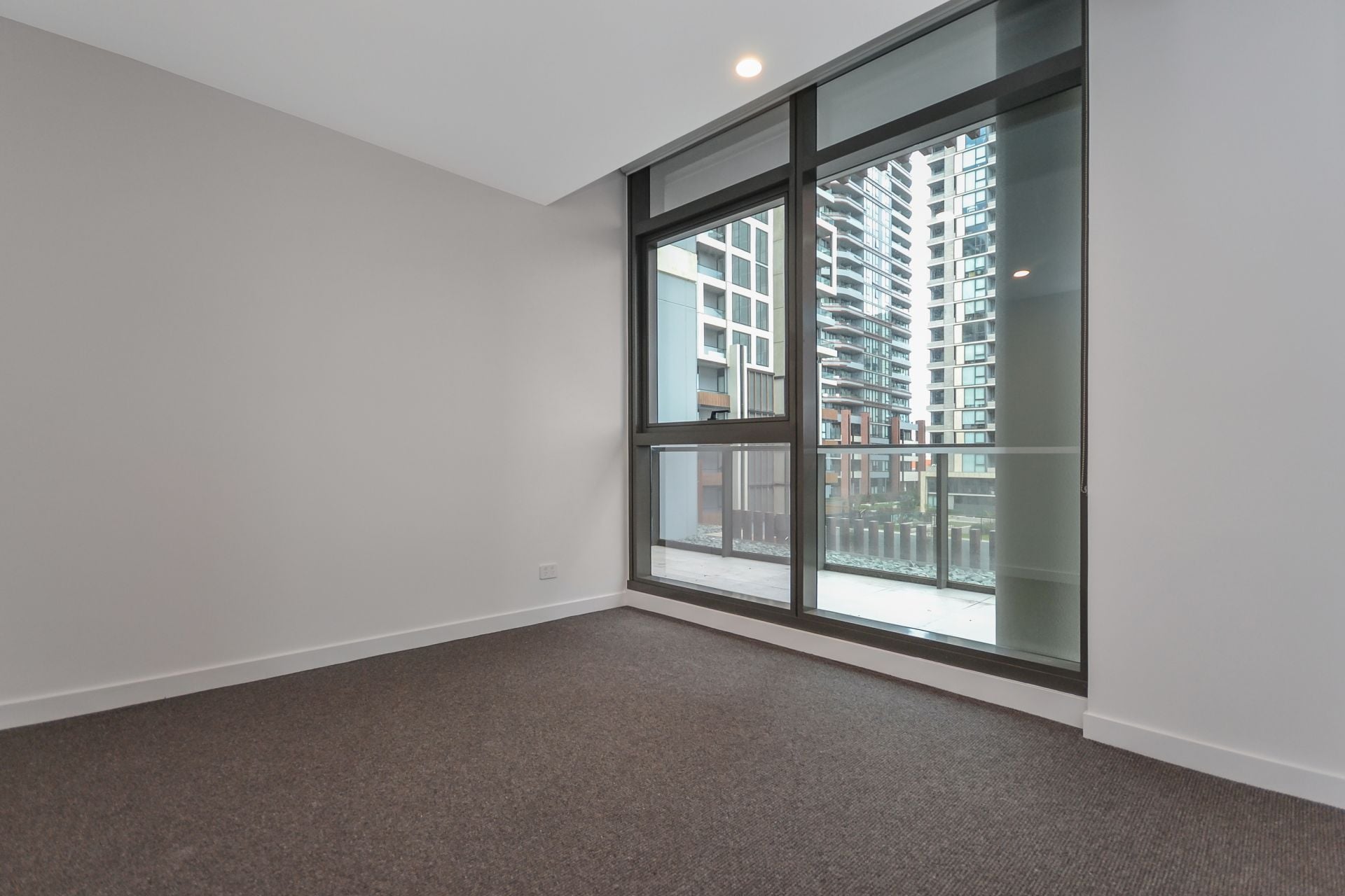 BRAND NEW PREMIUM APARTMENT