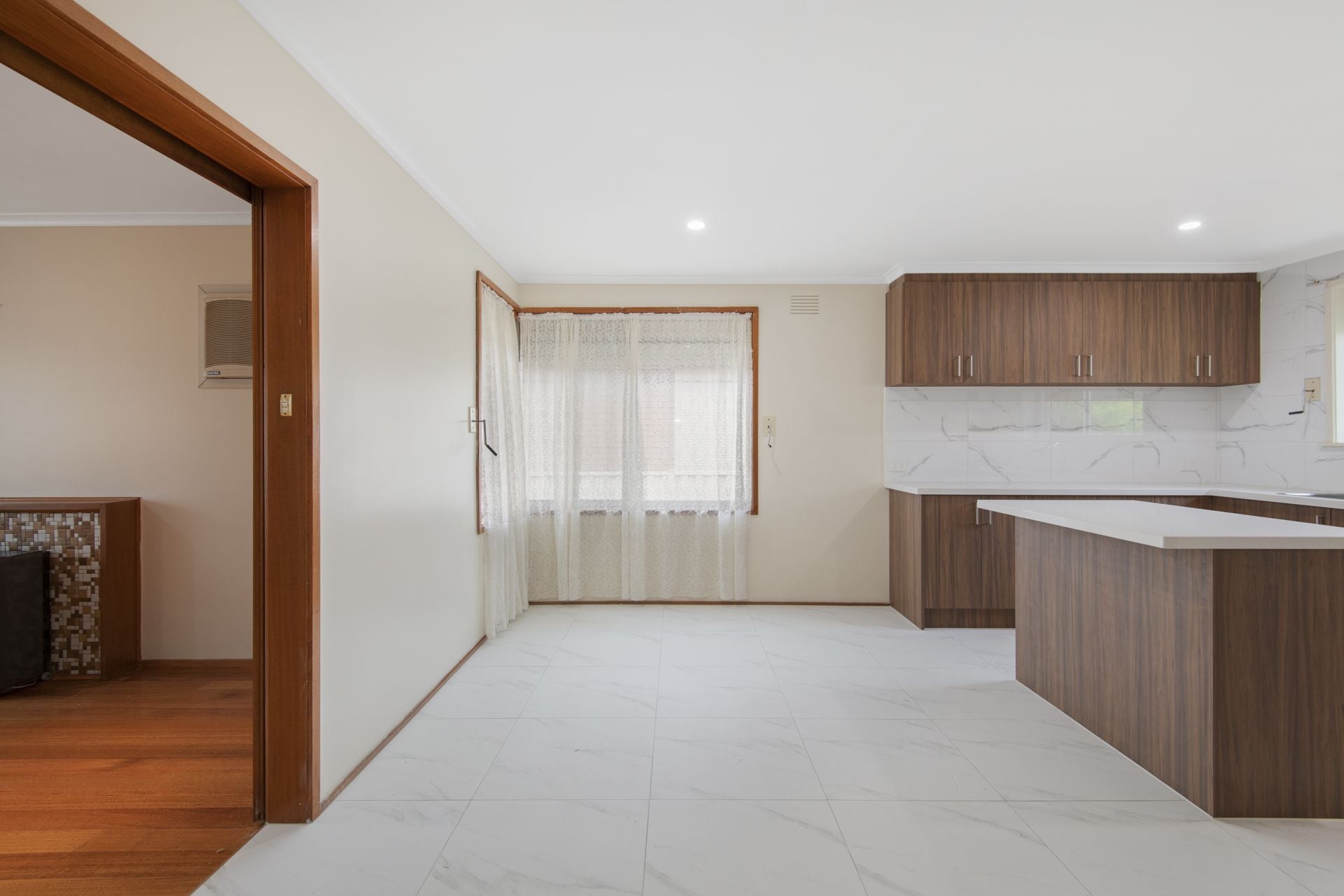 SOLID BUILD- MODERN APPEAL