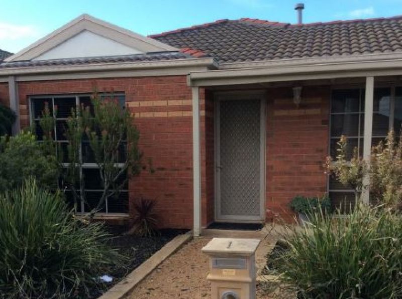 Sensational Unit in a Great Location!