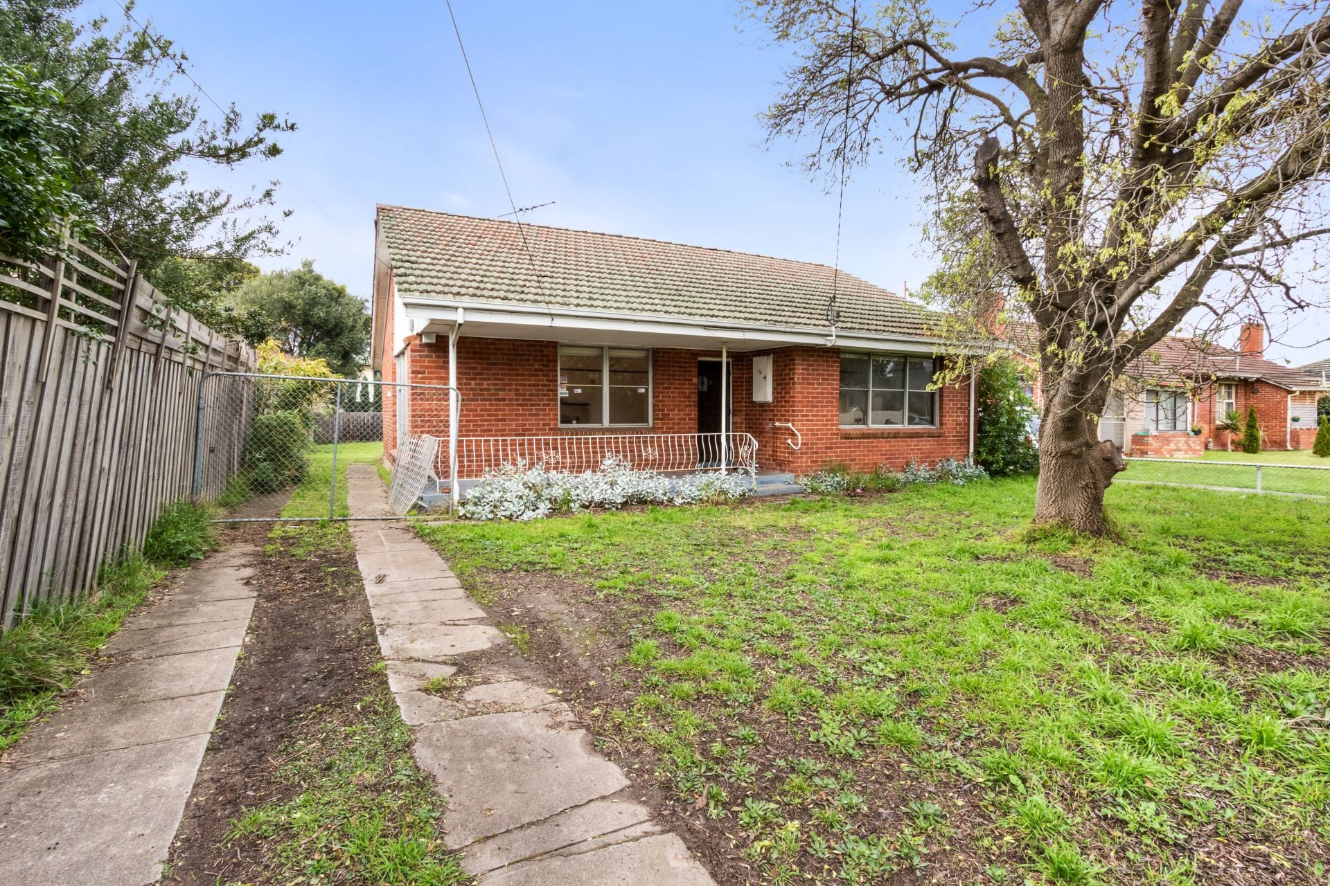 SHORT TERM LEASE AVAILABLE FOR CHEAP!