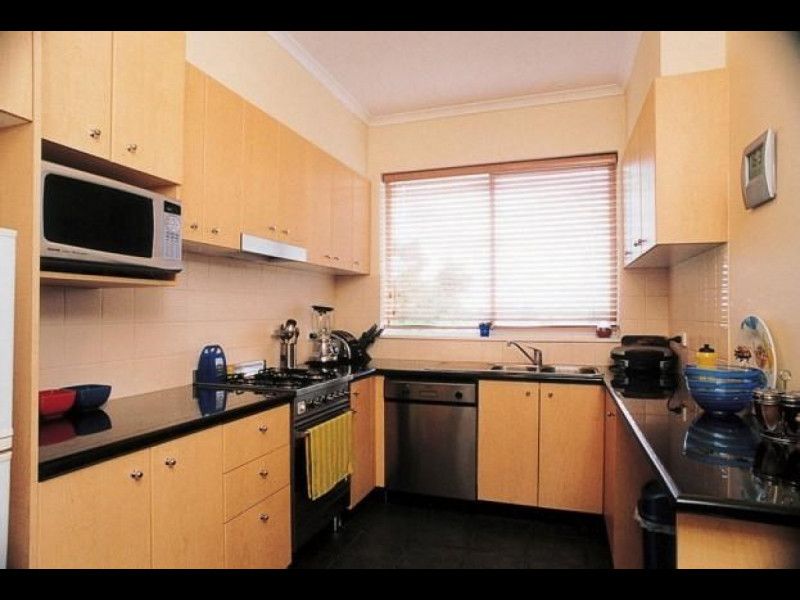 24/27 Dickens Street, Elwood - Thumbnail 3