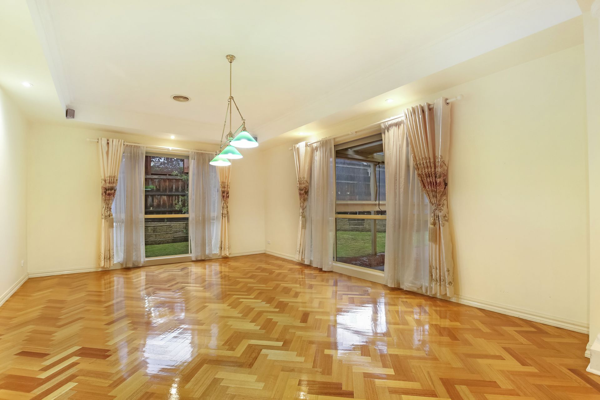 Large and Luxurious Family Living