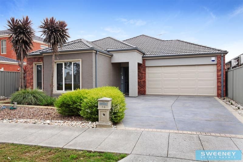 19 Kororoit Approach, Caroline Springs - Thumbnail 2