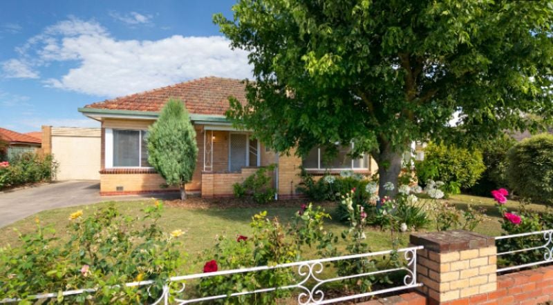 17 Lake Street, Wendouree, Wendouree - Thumbnail 2