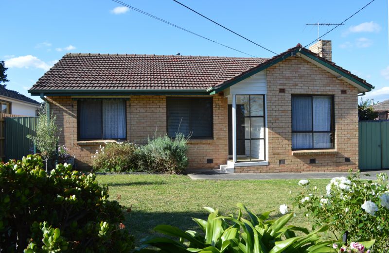 77 Lane Crescent, Reservoir