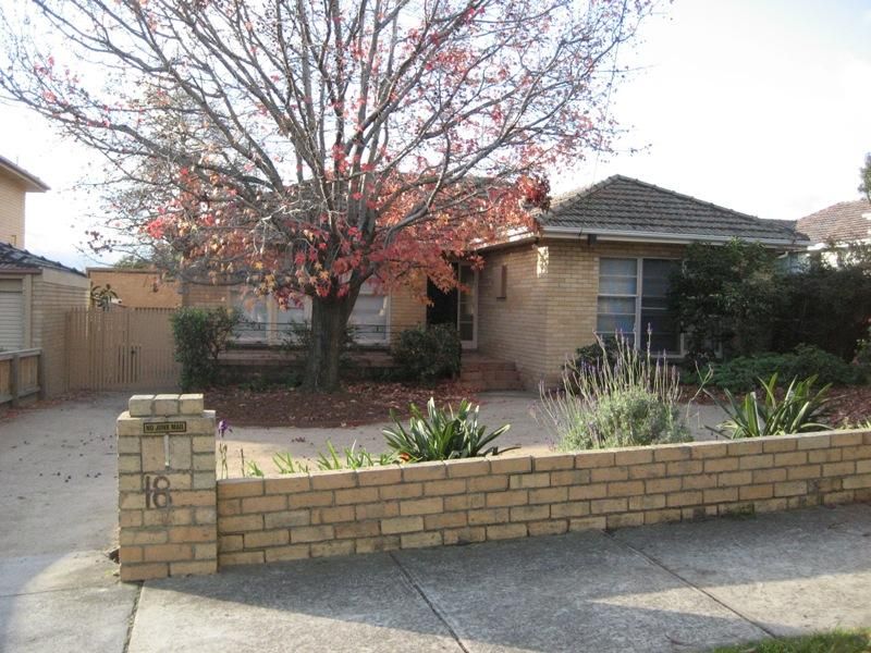 18 Waverley Avenue, Ivanhoe
