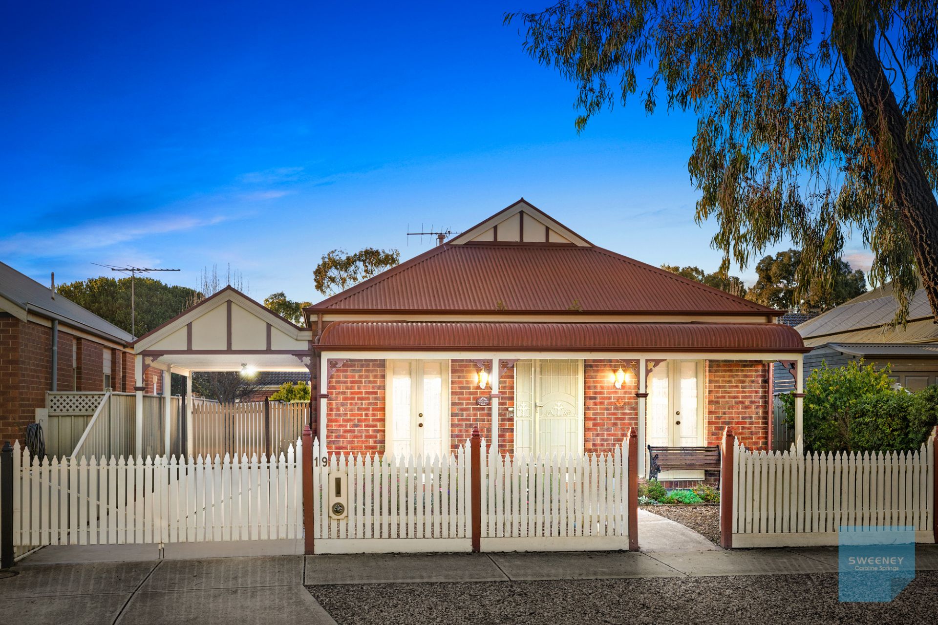 19 Macedon Close, Caroline Springs - Thumbnail 2
