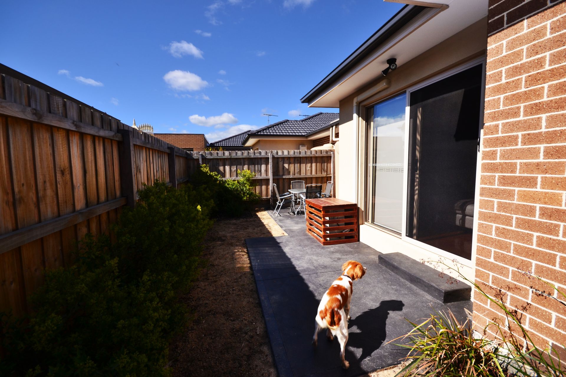 MODERN AND SUPERBLY LOCATED