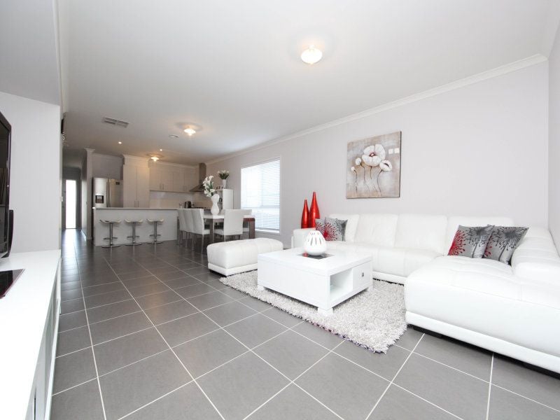 16 Torbreck Avenue SOUTH MORANG, South Morang - Thumbnail 5