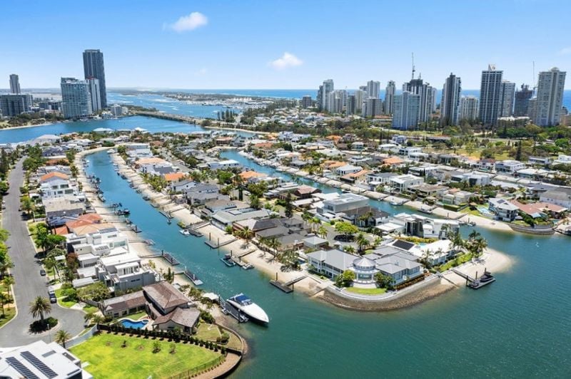 $ 6,400,000, Paradise Waters - Thumbnail 3
